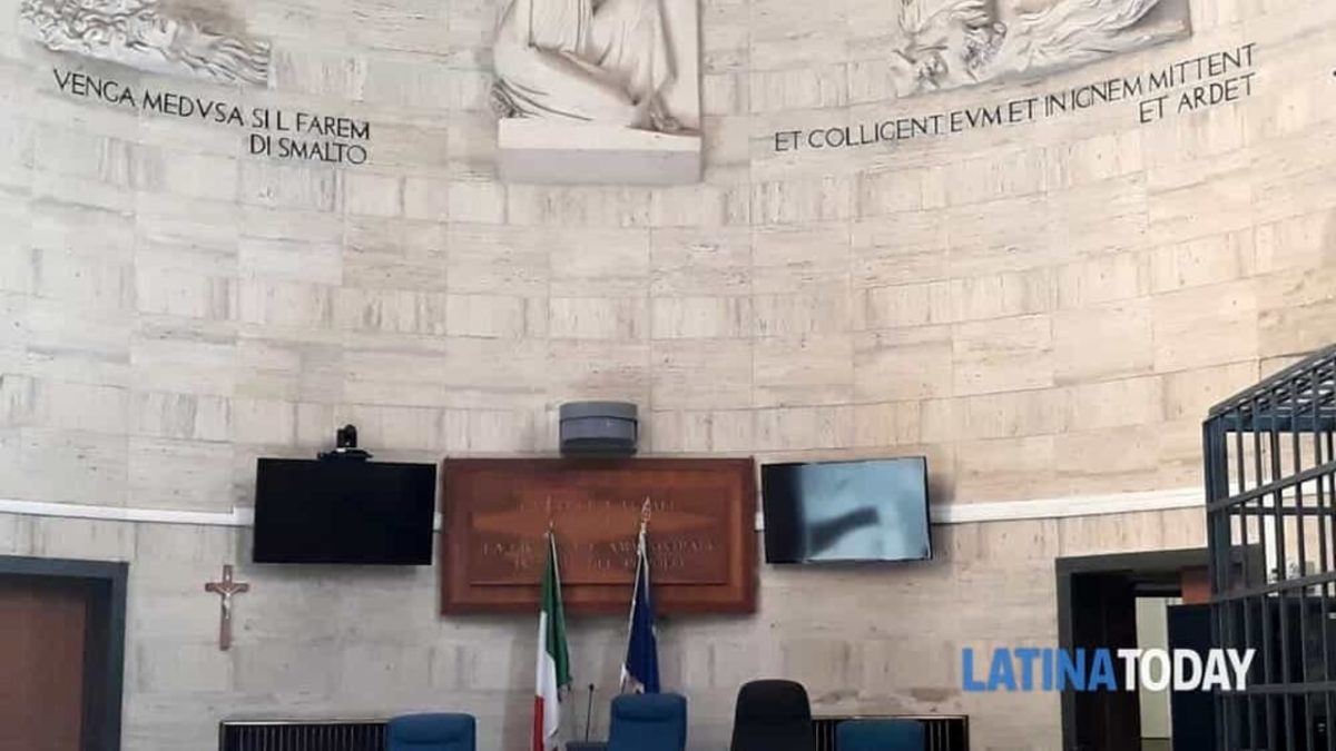 tribunale di latina aula della corte di assise 2