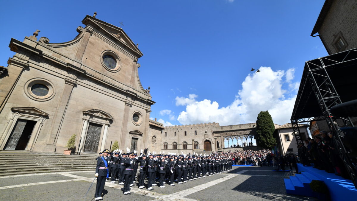 volo aerei dell aeronautica per il giuramento in piazza san lorenzo 2