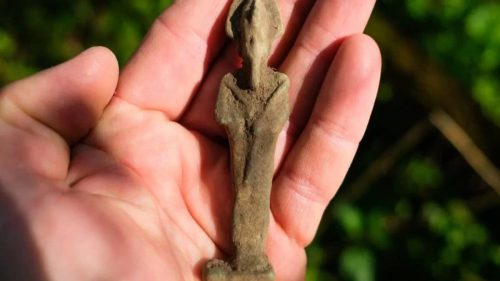 Ancient figurines min 1 500x281 1