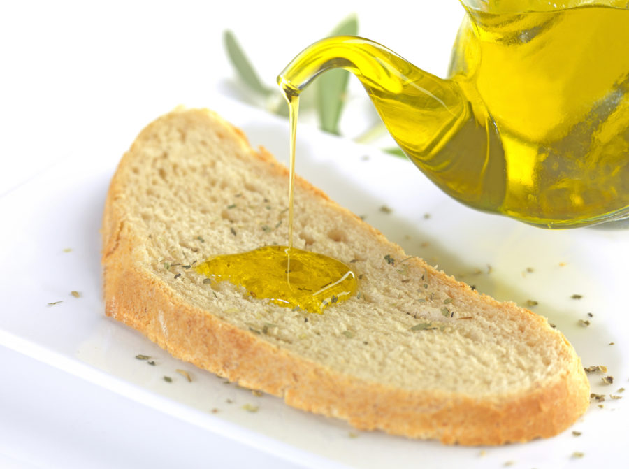 L'olio extravergine d'oliva nella dieta mediterranea: un tesoro per la salute