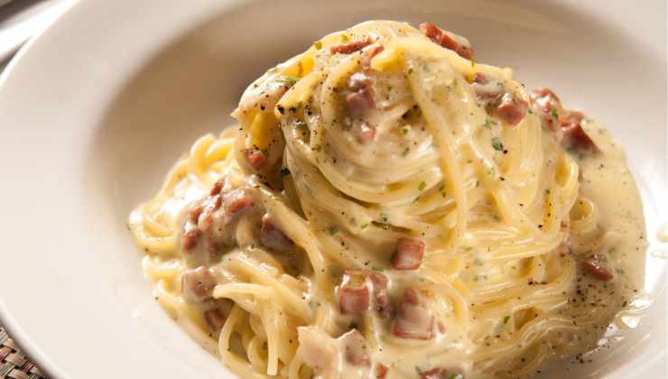 Primo piatto cremoso carbonara