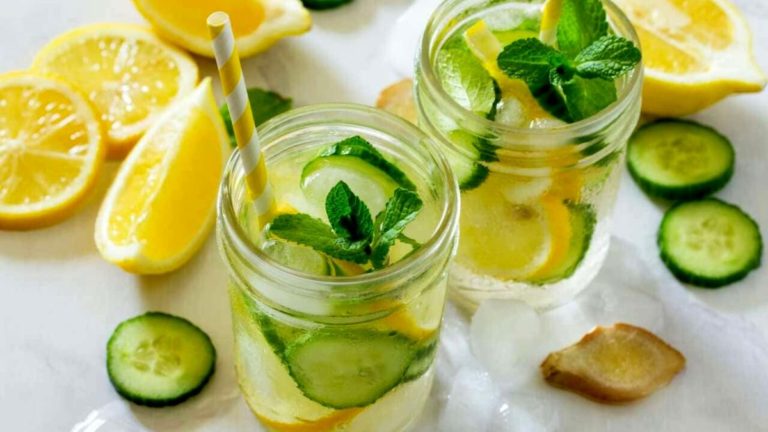 La salute in un bicchiere: come preparare le acque aromatizzate in casa 1 acqua limone