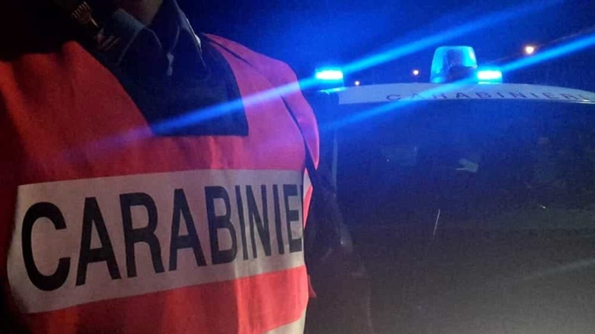 Sorpreso dai carabinieri nelle campagne di notte con la droga in auto, denunciato 1 carabinieri notte 2