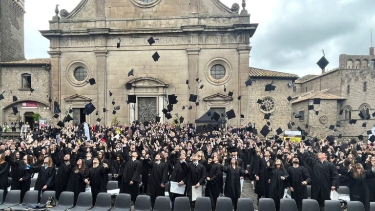 cerimonia diplomi di laurea unitus a piazza san lorenzo 2