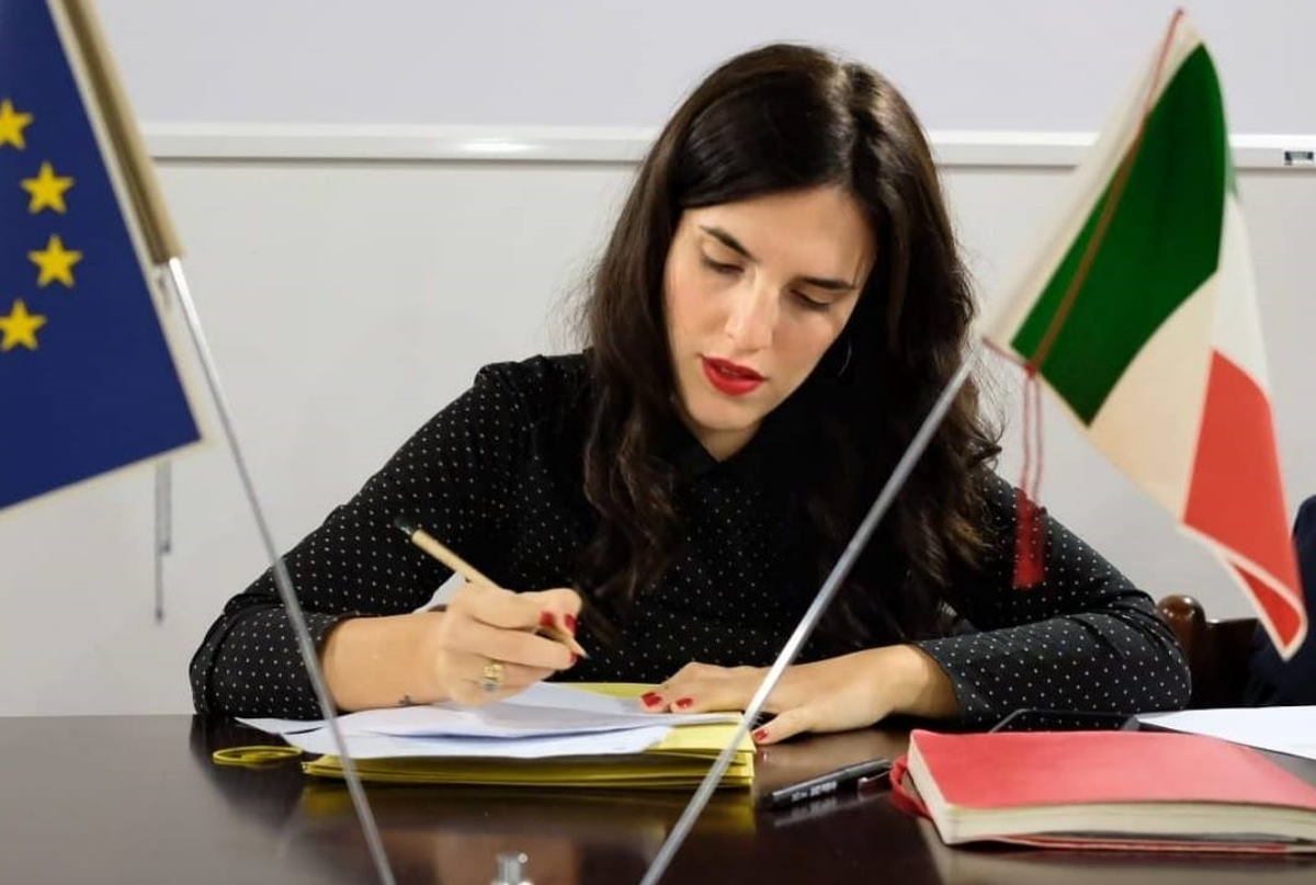 Claudia Ferrari la sindaca di Sarmato contro il sistema e l’ignoranza, registrerà la figlia di due mamme