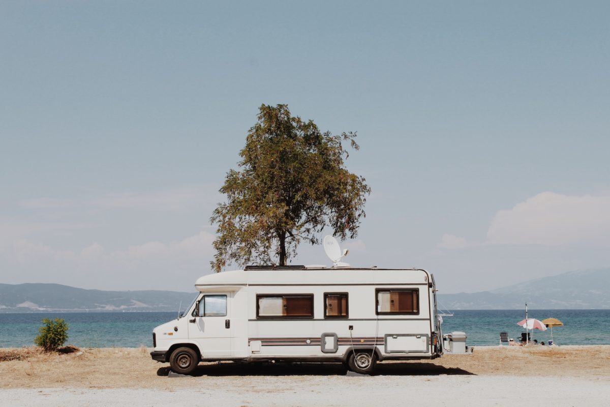 Affittare piazzole per le vacanze estive: tutti i vantaggi 1 evgenia stergioula 5jcg1hiujay unsplash