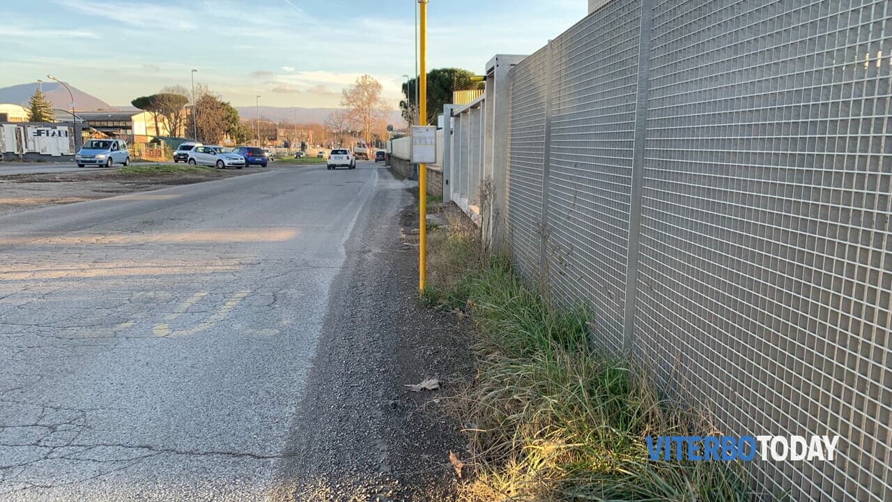 Addio all’Apea del Poggino: il comune non firma il regolamento costitutivo e la Regione fa chiudere i battenti 1 fermata bus poggino 2
