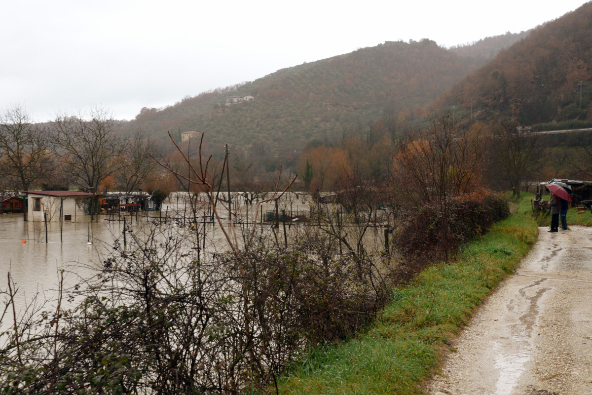 Alluvione in Emilia-Romagna, i consigli per la popolazione: “L’acqua stagnante comporta un rischio sanitario”