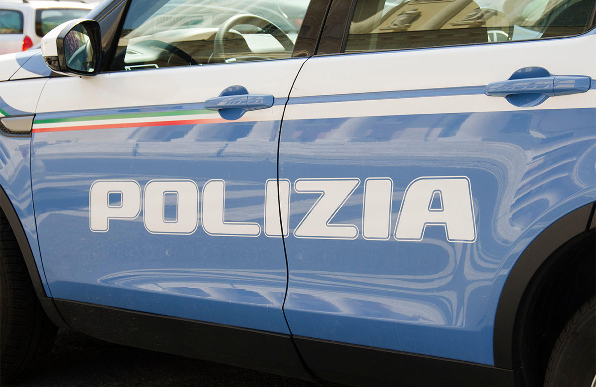 Milano, denunciati per tortura i poliziotti che avevano picchiato una donna