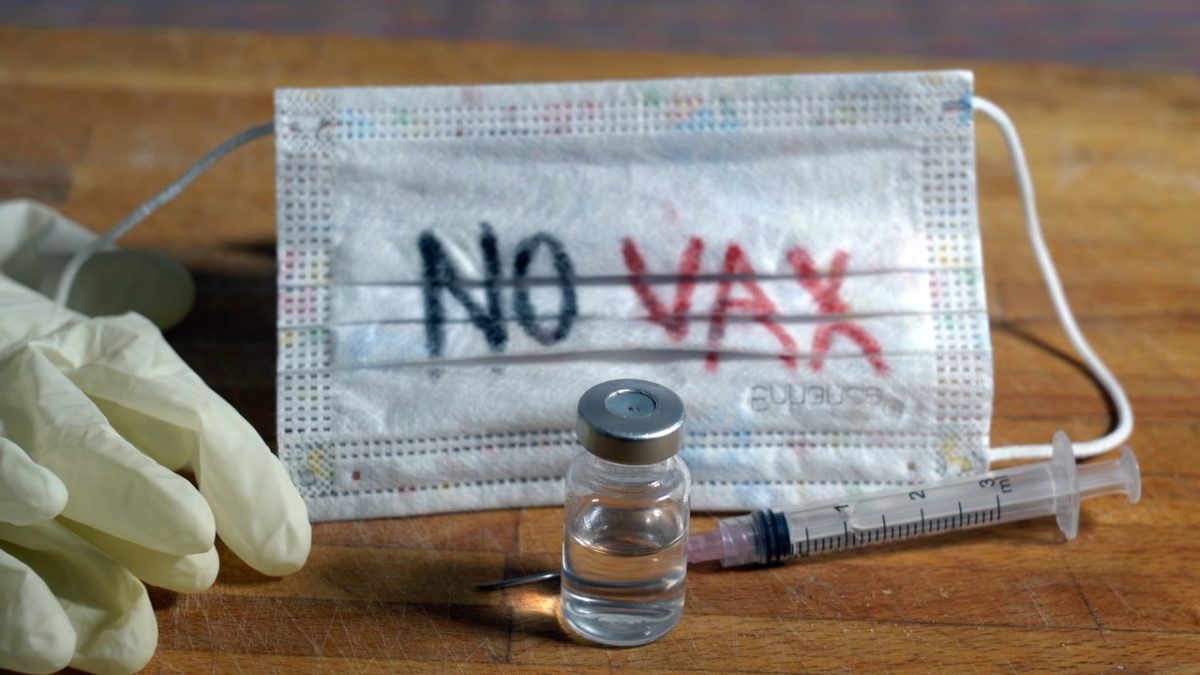 Genitori no vax negano test Covid al figlioletto in fin di vita