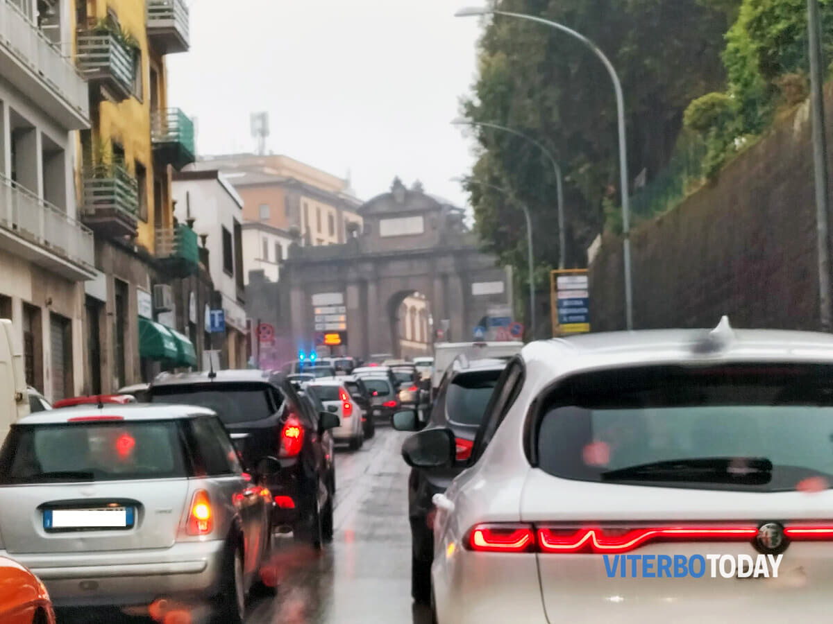 Incidente in via della Palazzina, un ferito e rallentamenti al traffico | FOTO 1 incidente in via della palazzina 3