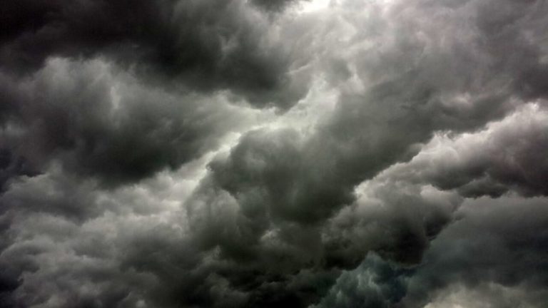 METEO | Tornano piogge e temporali dopo un weekend a prova d'estate: le previsioni 1 maltempo nuvole