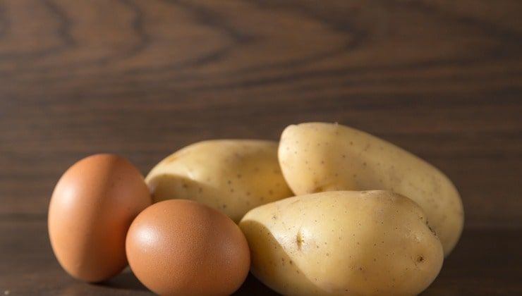 Deliziosa ricetta a base di patate e uova, mai mangiato nulla di così buono 1 uova e patate