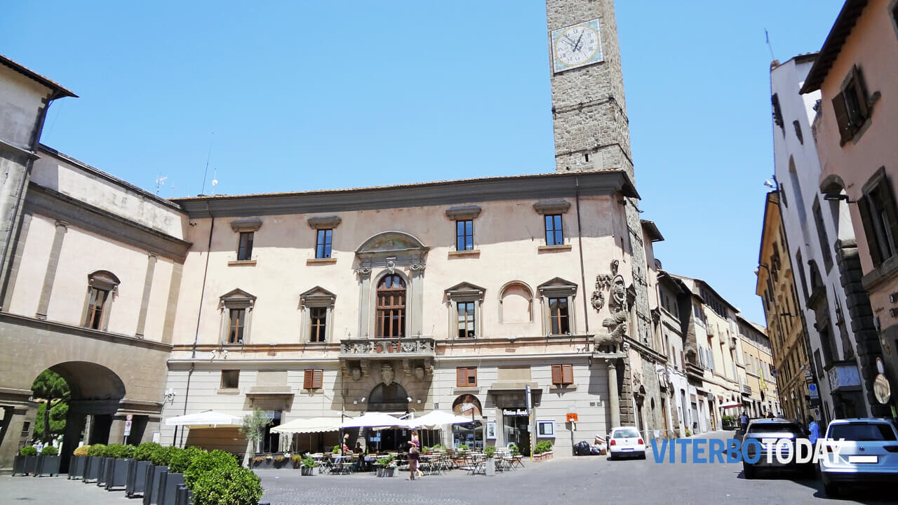 viterbo piazza del comune 3