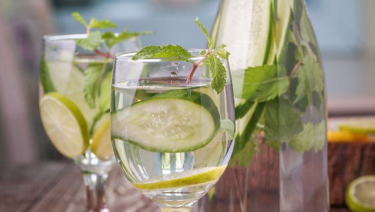 Acqua detox: bevanda gustosa e rinfrescante come prepararla