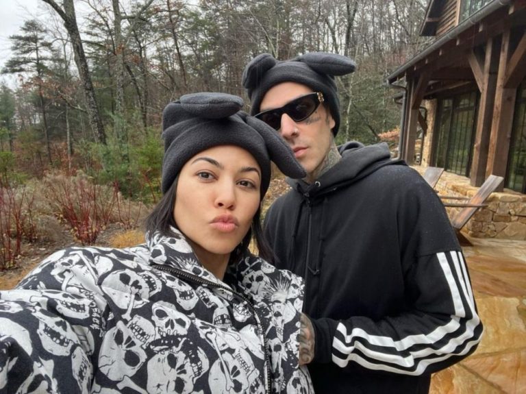 Kourtney Kardashian e Travis Barker 1024x767 1