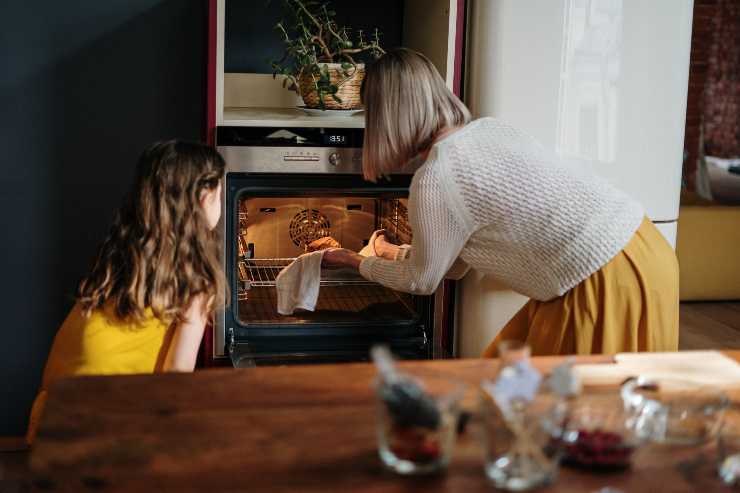 Una persona che cucina 1