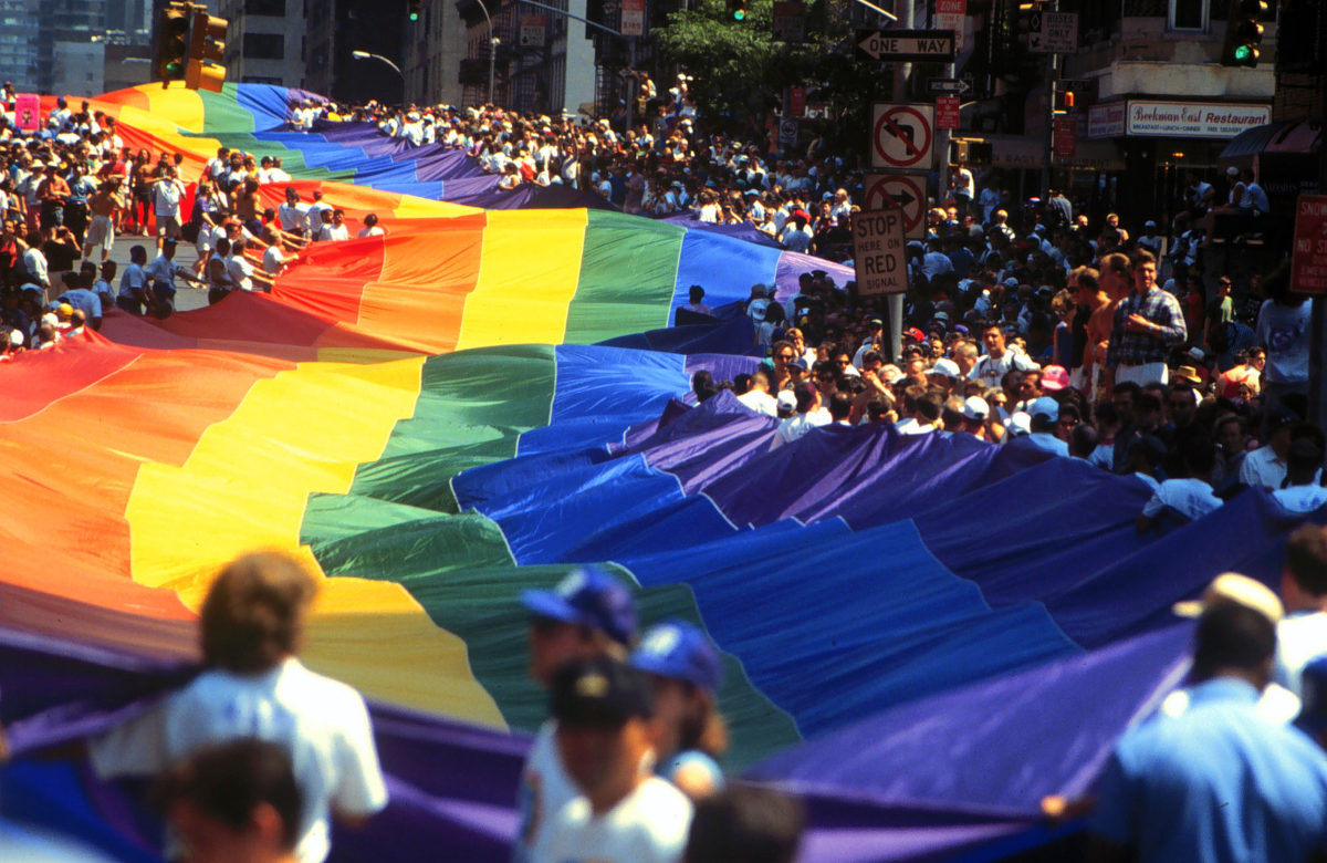 Roma Pride 2023, la Regione Lazio revoca il patrocinio all’evento: “Non promuoviamo comportamenti illegali”