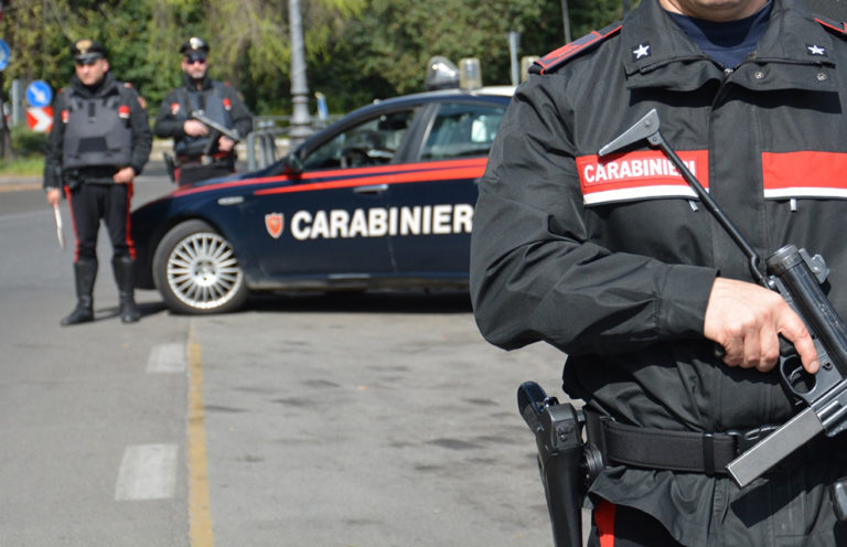 Carabinieri posto di blocco.jpg