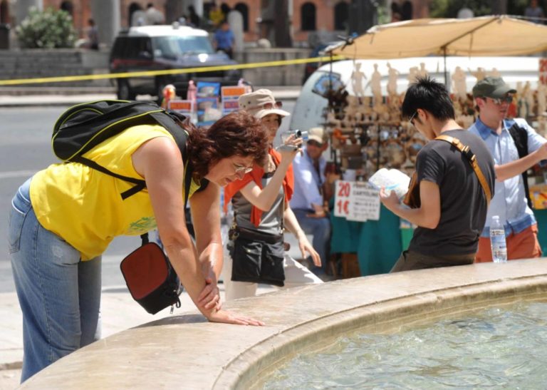 Fontana caldo scaled.jpg