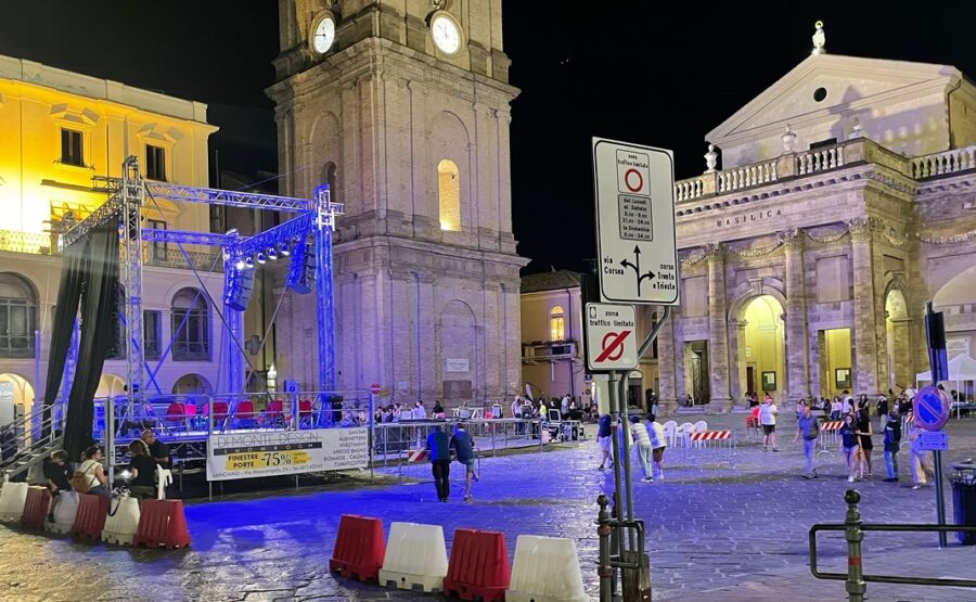 Lanciano: “Dopo la Bertè, anche Malgioglio ospite annunciato non si vede in piazza Plebiscito” 1 Immagine 45 e1688983592945.jpg