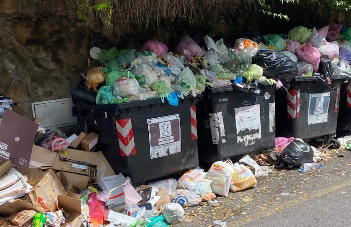 Roma è sommersa dai rifiuti 1 Rifiuti Roma.jpg
