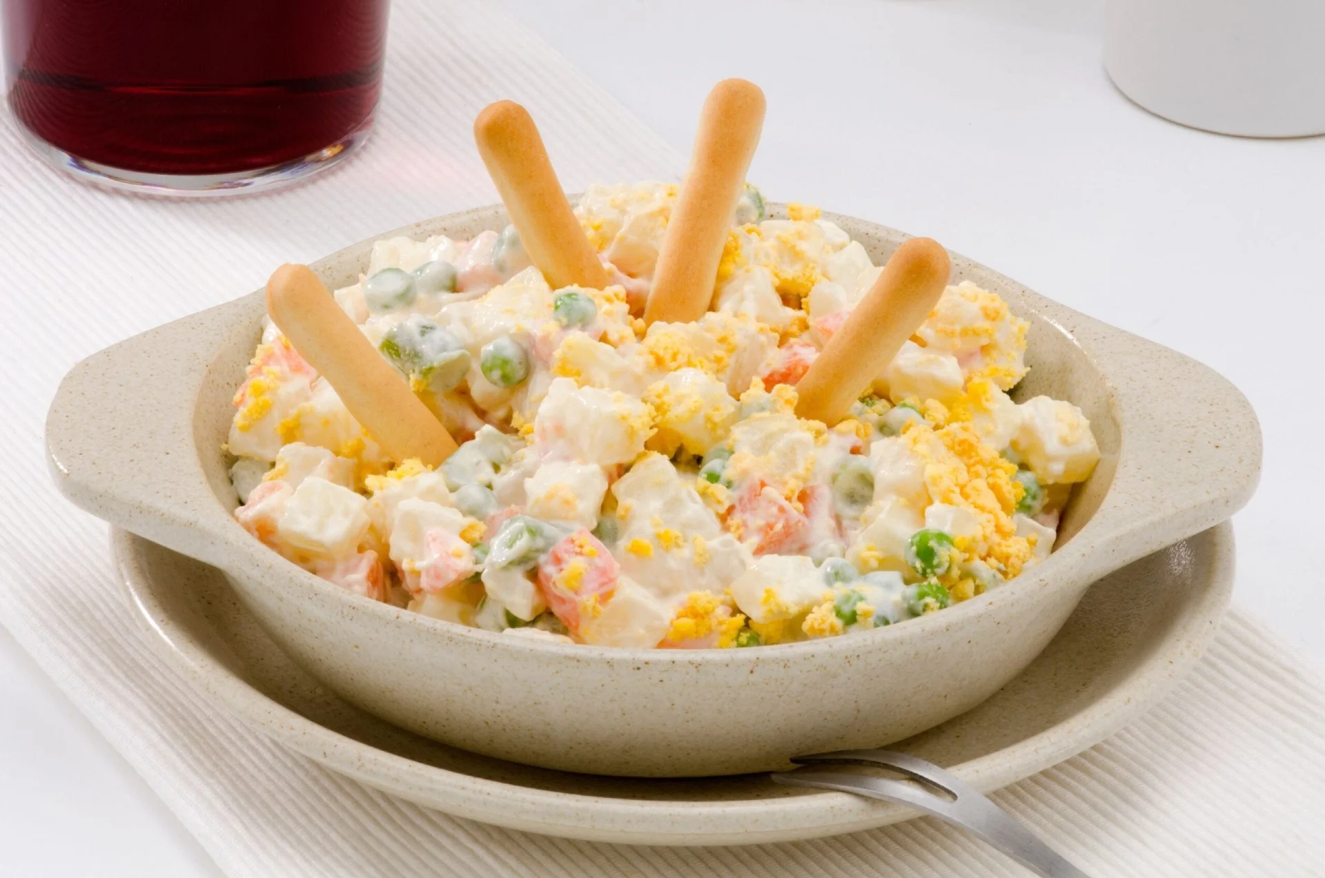 Insalata russa con la maionese allo yogurt: fresca ed estiva 1 insalata russa con maionese allo yogurt.jpg.webp