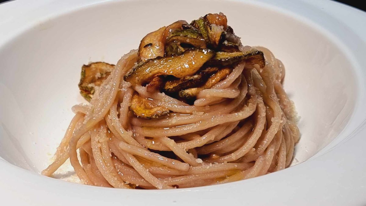 Spaghettoni al vino con zucchine: la ricetta pazzesca di mamma Maria 1 371543116 1021804915623406 3349484972056962451 n.jpg