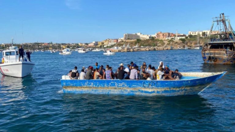 Lampedusa scaled e1668073036334.jpg