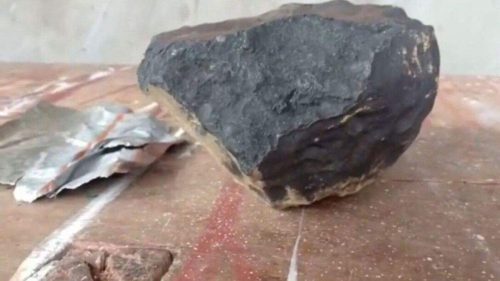 Man Becomes Overnight Millionaire After Meteorite Crashes Through His Roof 3 500x281.jpg