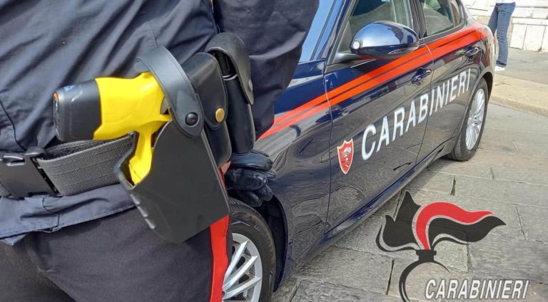 Taser carabinieri.jpeg