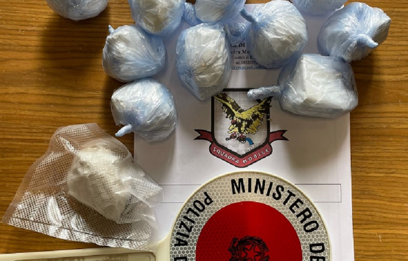 droga polizia335.jpg