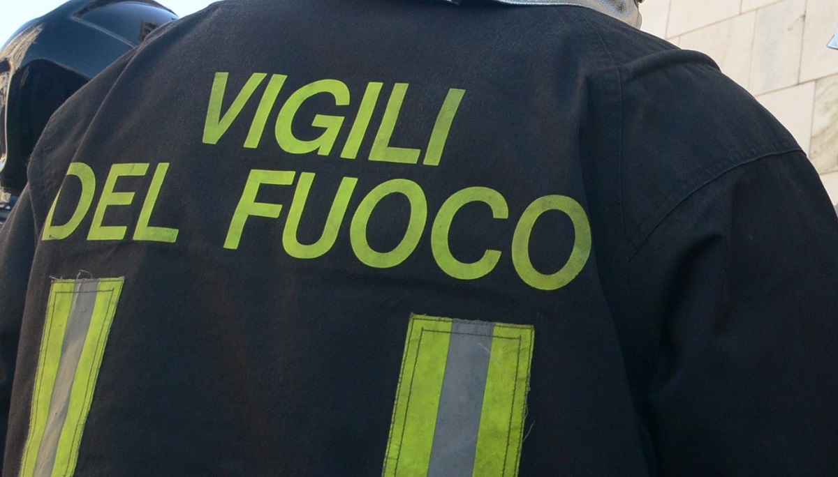 Vasto incendio a Torino: distrutto l’ex campo nomadi di strada della Berlia 1 image 40d9b294 415e 427b b354 2904805d12dd.jpg
