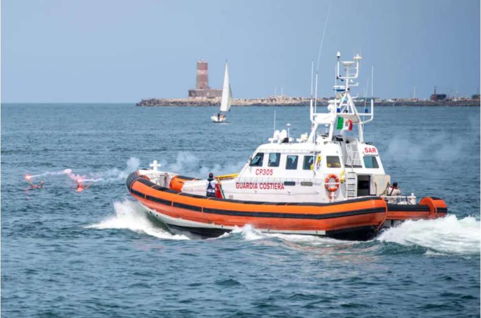 Barca prende fuoco in mare: nove persone, di cui tre bambini, si salvano da soli 1 image 5ae18ab1 13ca 4e7b 8dfe dcc8c7c50ecd.jpg