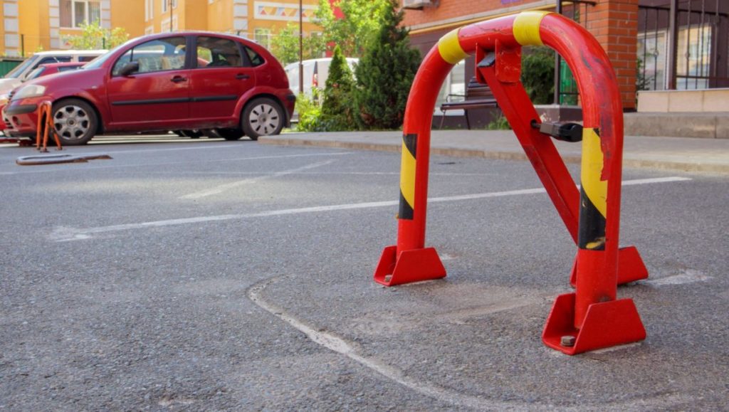 parcheggio auto stallo scaled.jpg