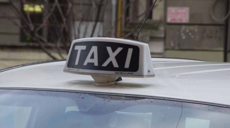 taxi e1690886021325.jpg