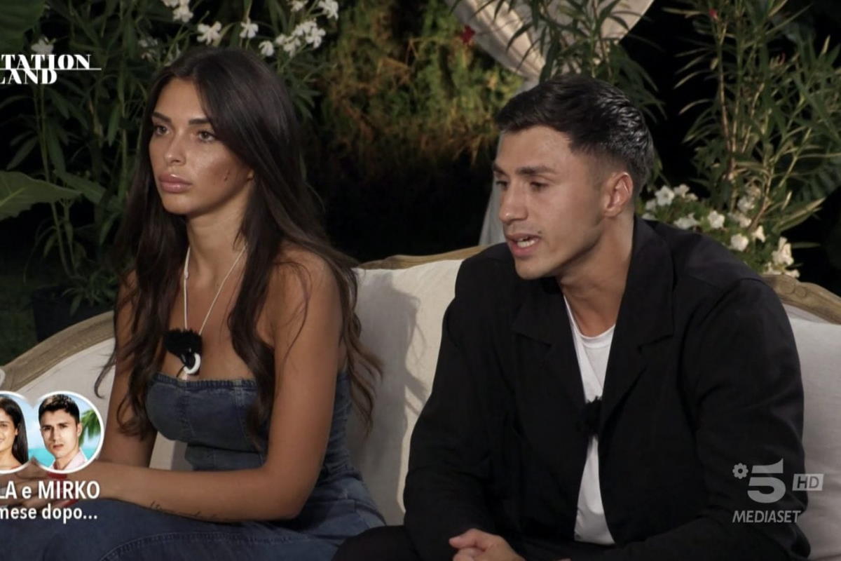 Temptation Island, Mirko e la tentatrice Greta stanno insieme: tatuaggio di coppia e presentazione in famiglia (VIDEO) 1 temptation island 2023 perla mirko tentatrice greta.jpg