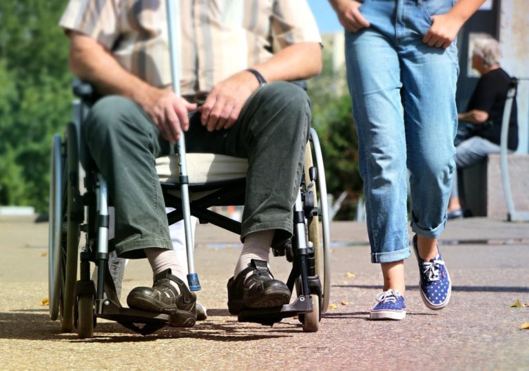 wheelchair 1629490 1280 1.jpg