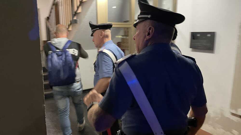 FRASCATI Controlli dei Carabinieri in via Brandizzi a Tor Bella Monaca 5.jpg