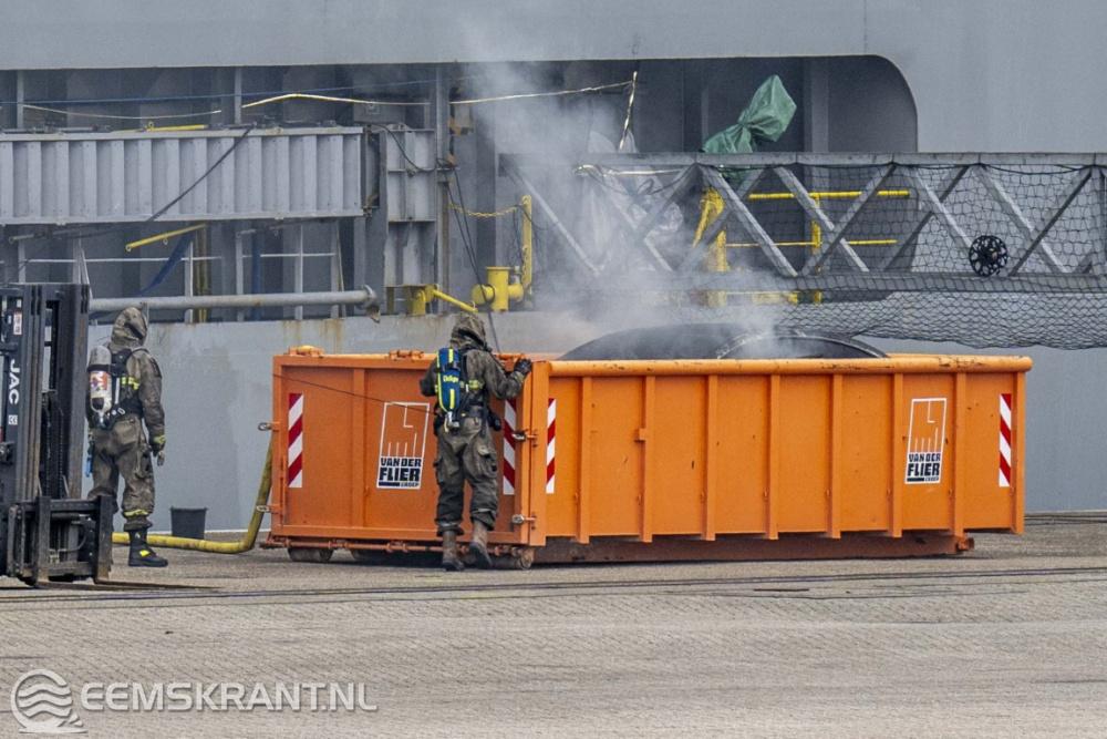 Fremantle Highway Electric Car Fire Container Steam Vapour Cloud.jpg