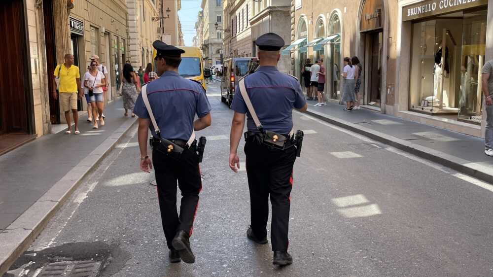 GRUPPO RM Controlli dei Carabinieri nel centro storico 3.jpg