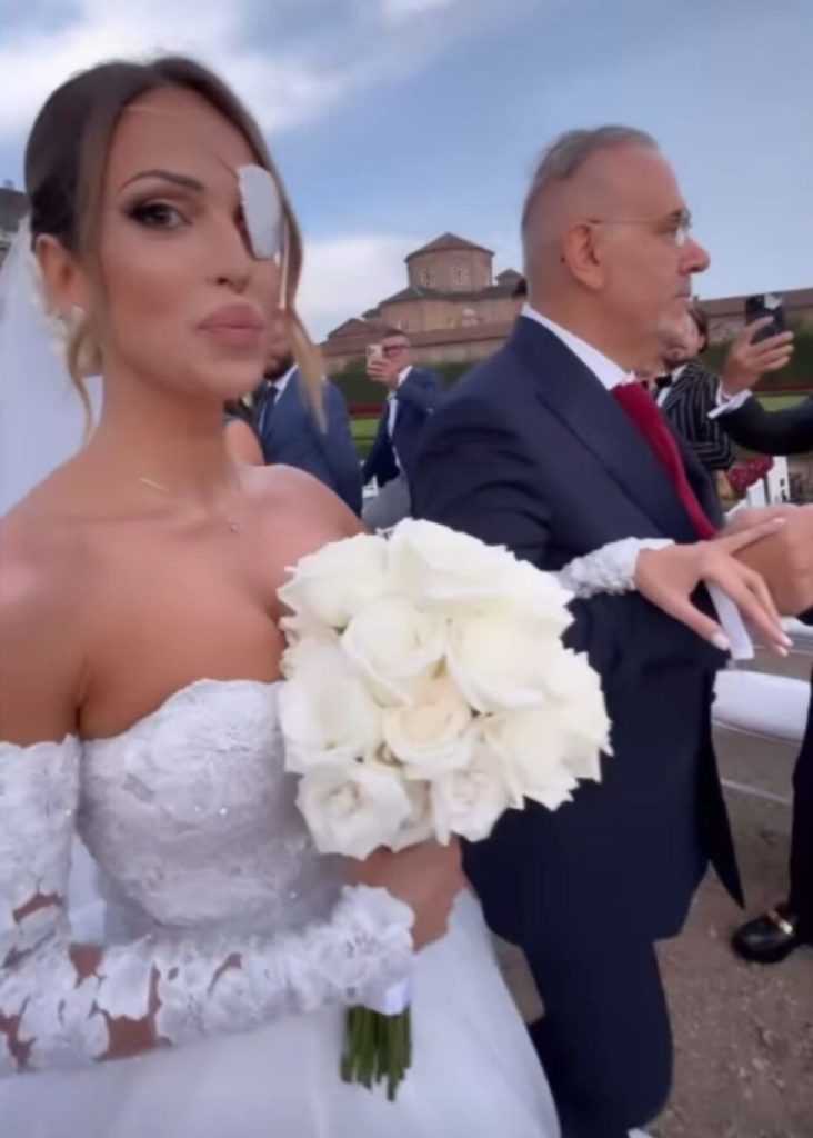 Gessica Notaro Villa matrimonio 1 929x1300.jpg