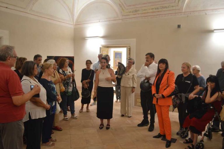 Inaugurazione mostra Guerino Gambella. La teoria della terra cava 2.jpg