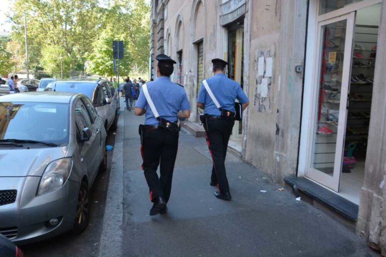 PIAZZA DANTE Controlli dei Carabinieri a Termini e Esquilino 1.jpg