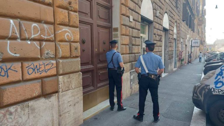 PIAZZA DANTE I Carabinieri intervenuti 2.jpg