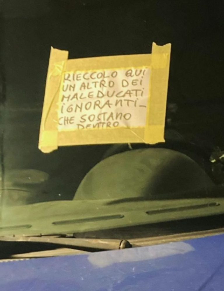 Roma parcheggia male.jpg