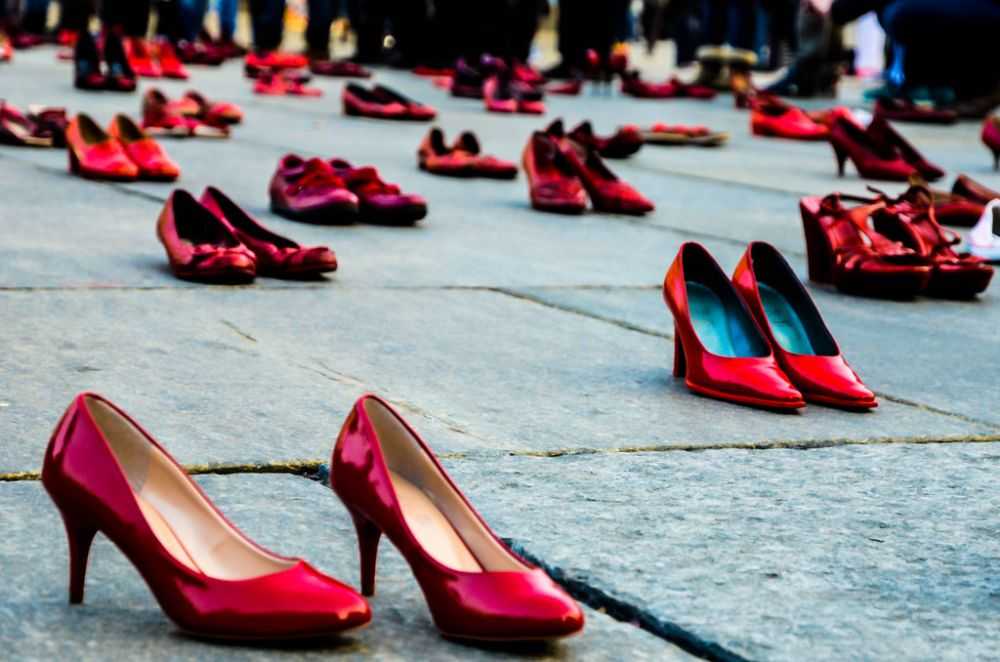 Scarpe rosse 25 novembre.jpg