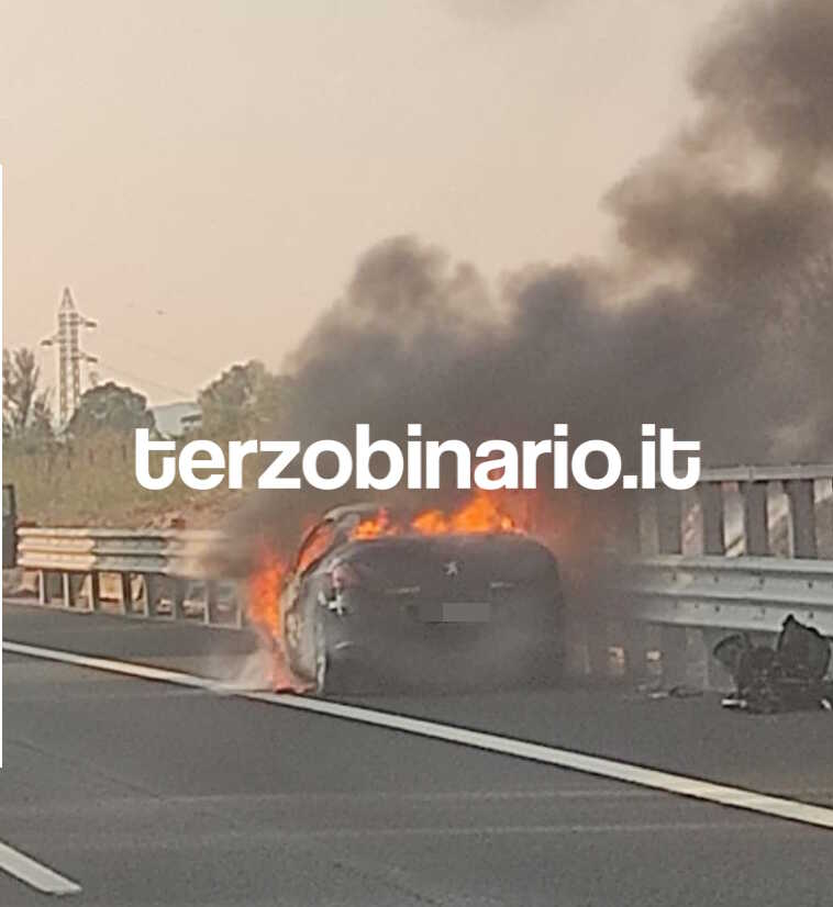 auto fiamme a12 1.jpg