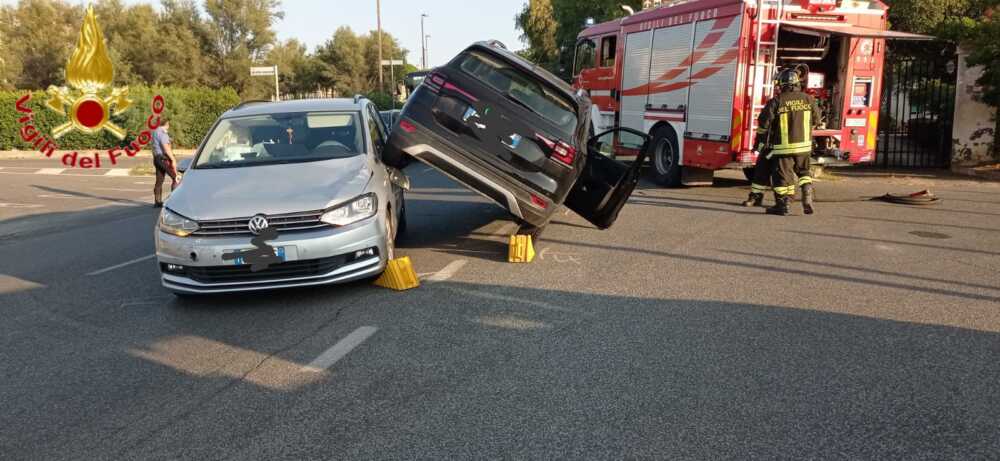 incidente aurelia lungomare marconi santa marinella vvf vigili fuoco pompieri.jpg