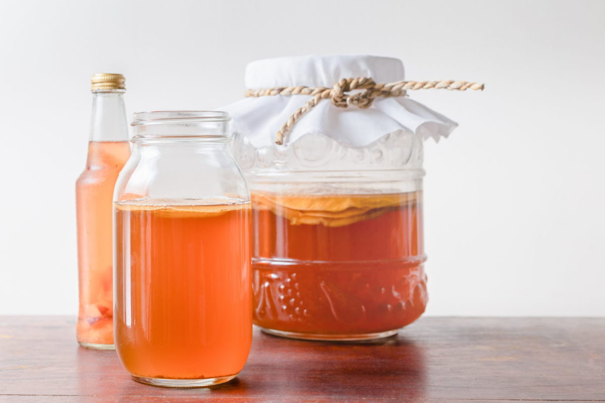 Kombucha: proprietà, benefici e ricetta 1 k 2 scaled.jpeg